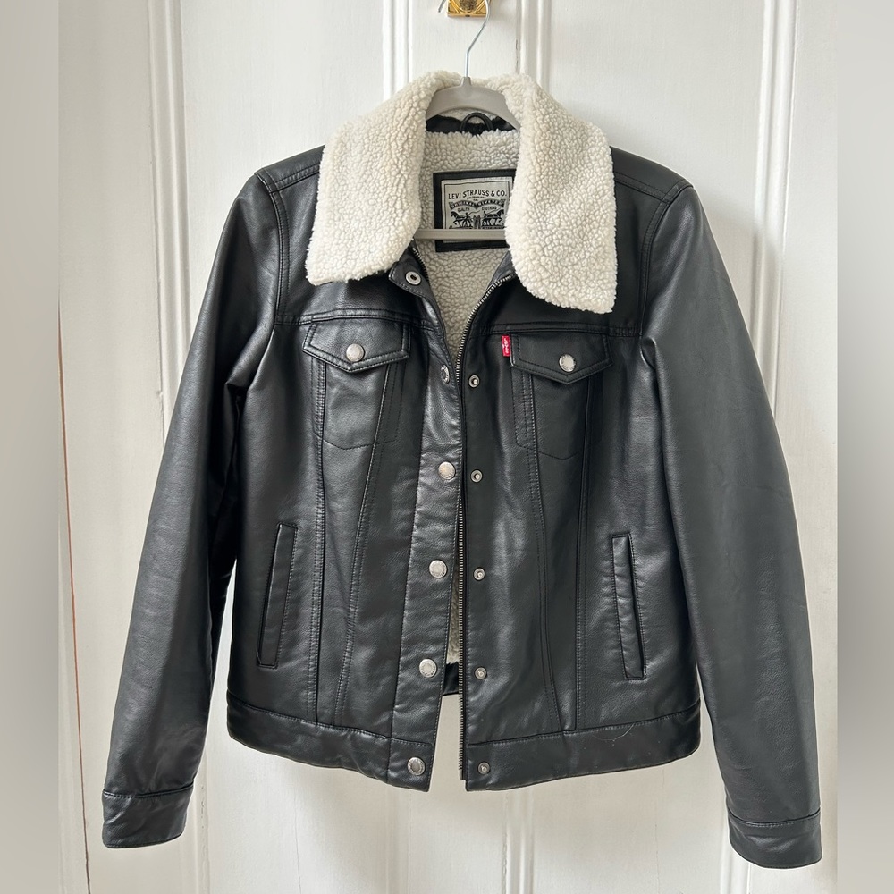Levi’s Sherpa Lined Faux Leather Trucker Jacket (M)